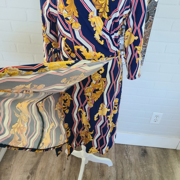 Dress - Picture 4 of 6